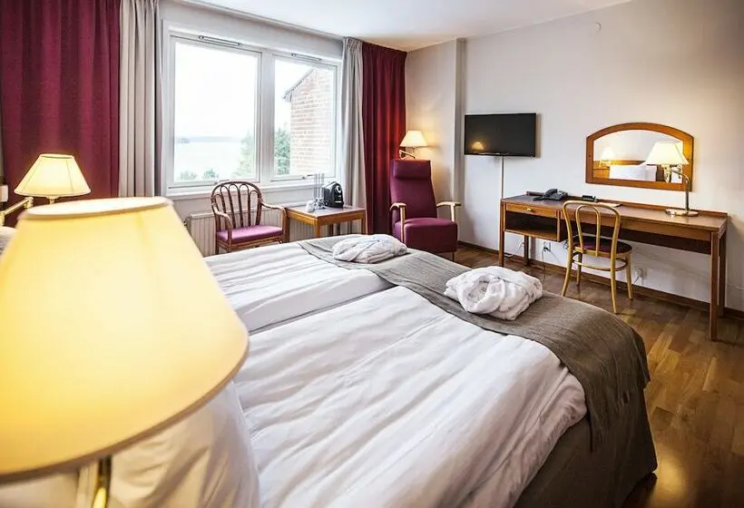 Superior room with lake view, First Hotel Bengtsfors