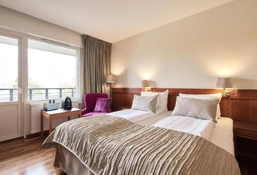 Superior room with lake view, First Hotel Bengtsfors