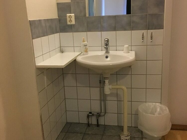 Quarto Economy Banheiro Compartilhado, L östergyllen