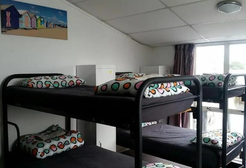 ルームシェアのワンベッド, Loft 109 Backpackers Hostel