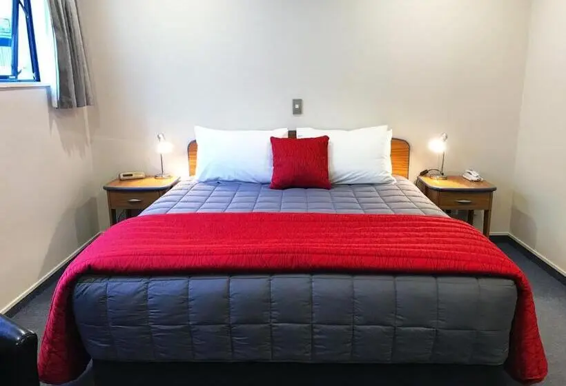 استودیوی استاندارد اینتریور, Bay Viaduct Motor Lodge