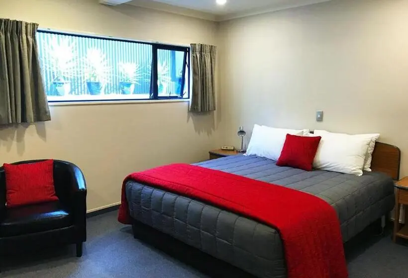 استودیوی استاندارد اینتریور, Bay Viaduct Motor Lodge