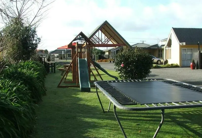 スタンダードスタジオ, Mount View Motel Hawera
