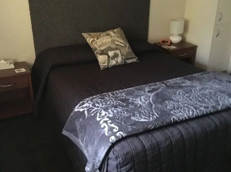スタンダードスタジオ, Mount View Motel Hawera