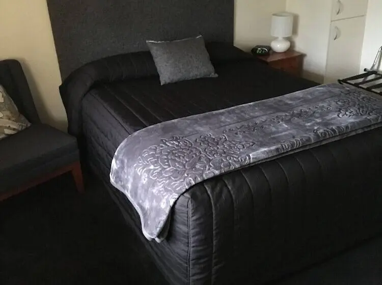 スタンダードスタジオ, Mount View Motel Hawera