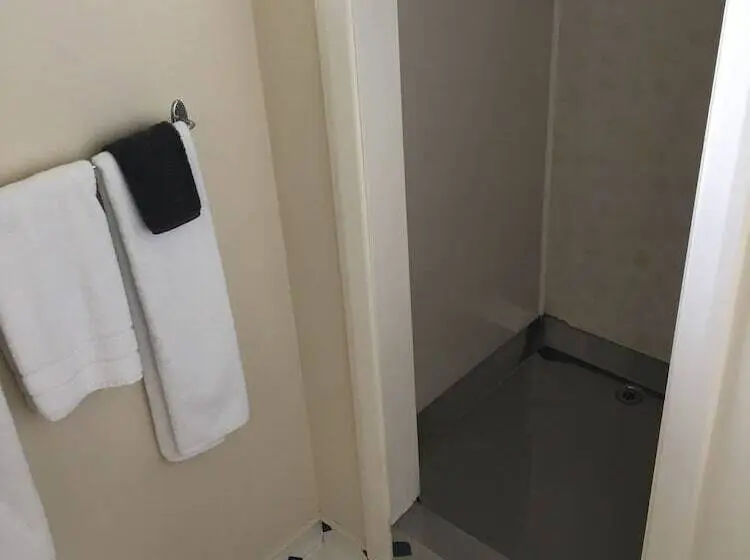 スタンダードスタジオ, Mount View Motel Hawera