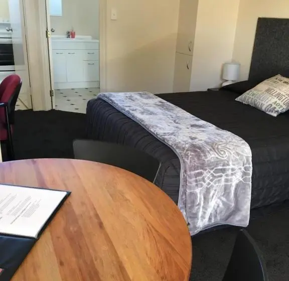 デラックススタジオ, Mount View Motel Hawera