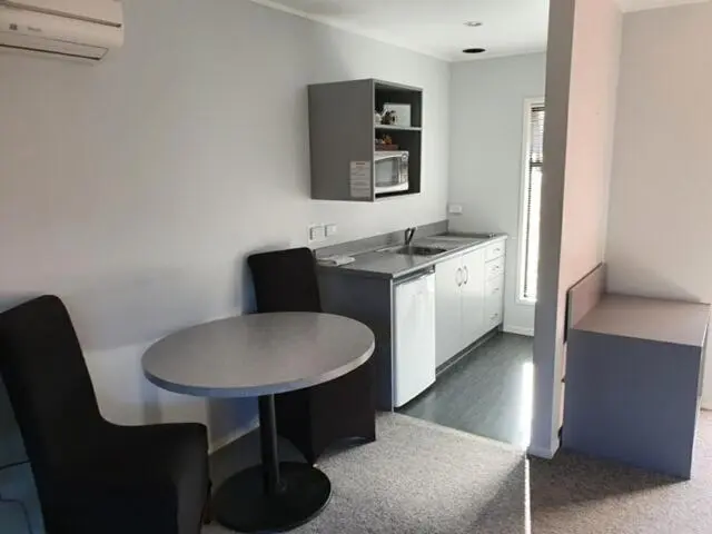 スタンダードスタジオ, Oasis Motel & Holiday Park Turangi