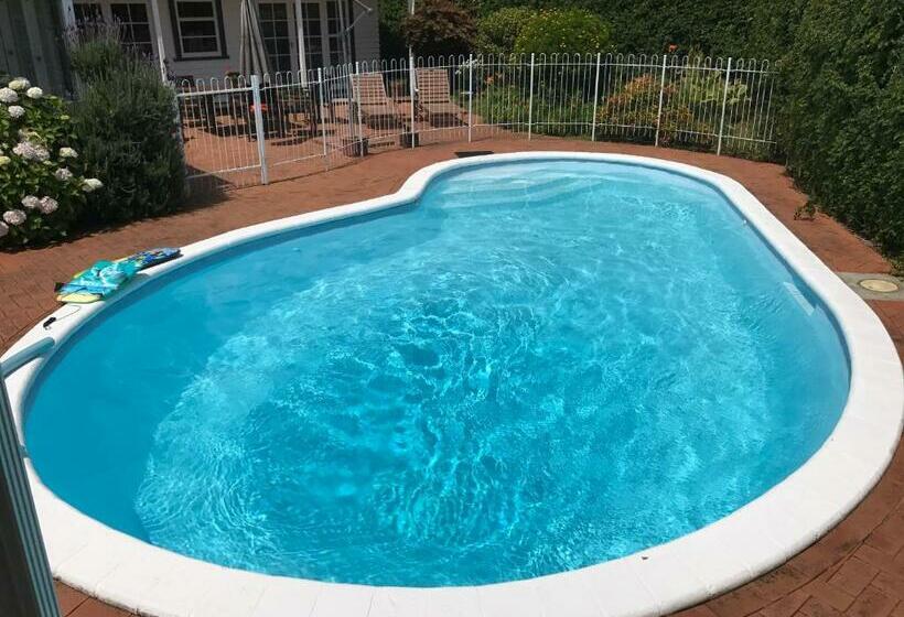 Люкс Вид на Бассейн, Te Moana Bed & Breakfast