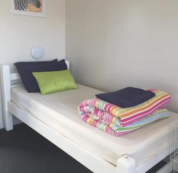 Economy Yhden Hengen Huone, Tripinn Motel & Share Accommodation