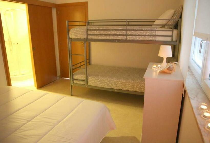 اتاق خانوادگی, Zambeachouse   Hostel Paradise