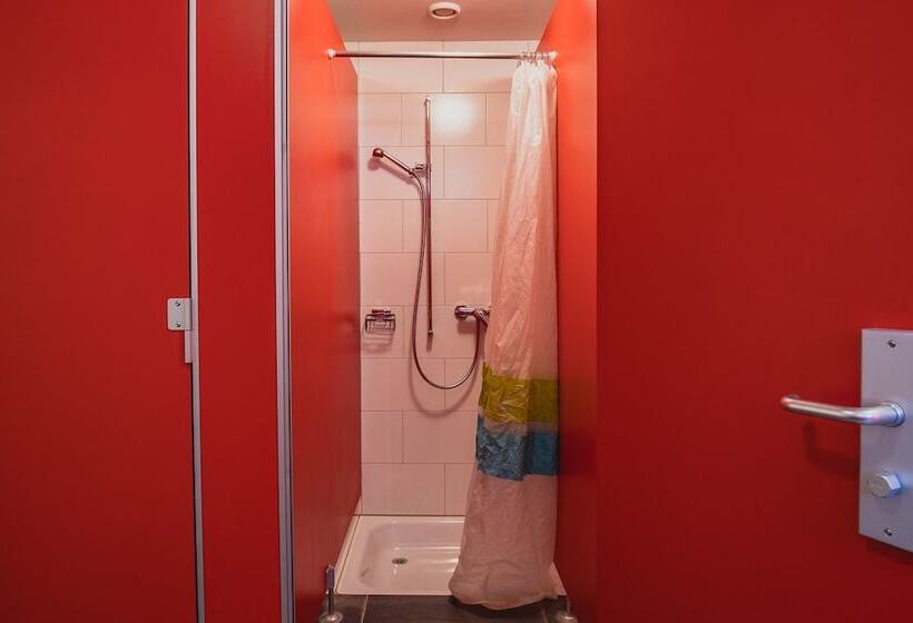 Standard Fyrbäddsrum Delat Badrum, Mountain Lodge Backpackercamp