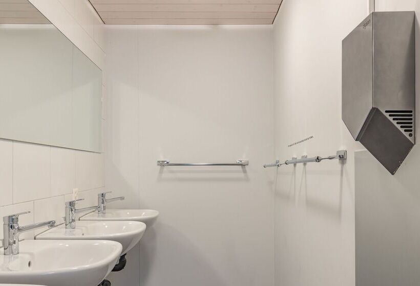 Säng i Delat Rum, Mountain Lodge Backpackercamp