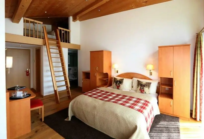 سوییت خانوادگی, Amber Ski In/out Hotel & Spa