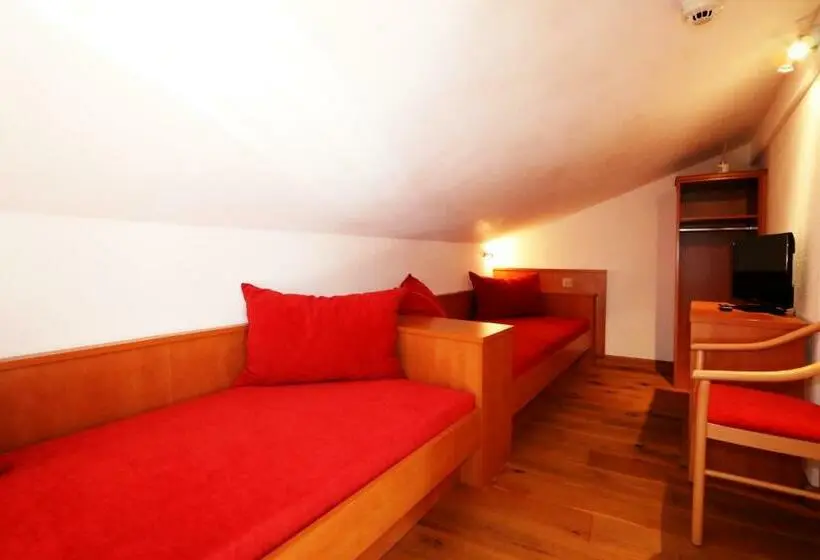 سوییت خانوادگی, Amber Ski In/out Hotel & Spa