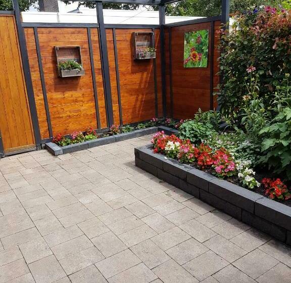 Номер Стандарт, Achter De Beukenboom