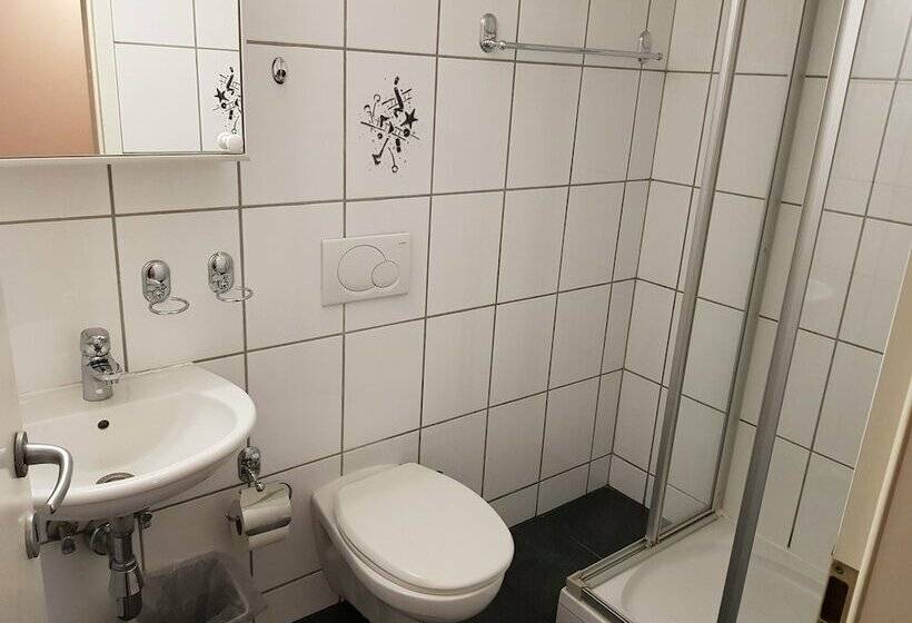 经济房, Bellpark Hostel
