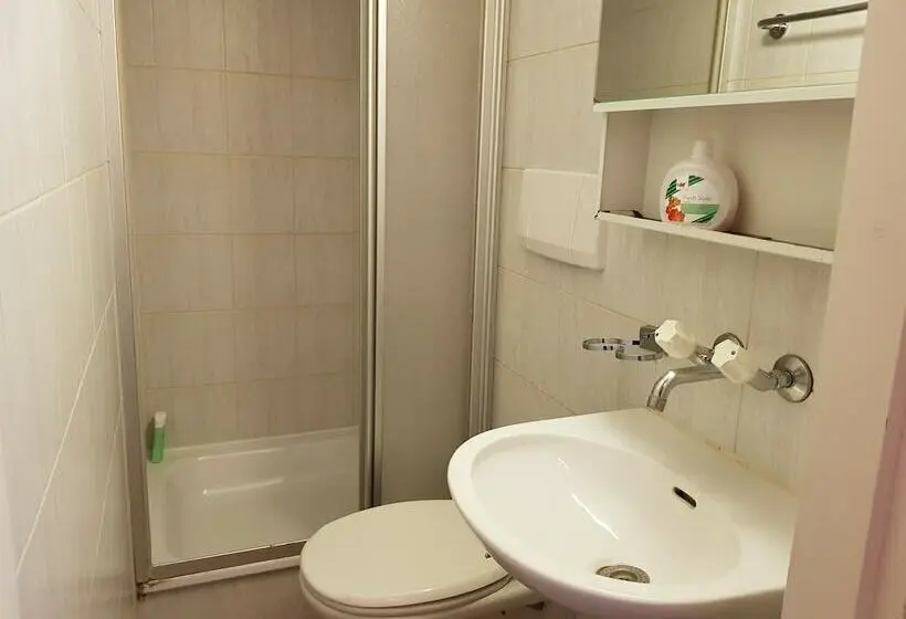 اتاق اکونومی, Bellpark Hostel