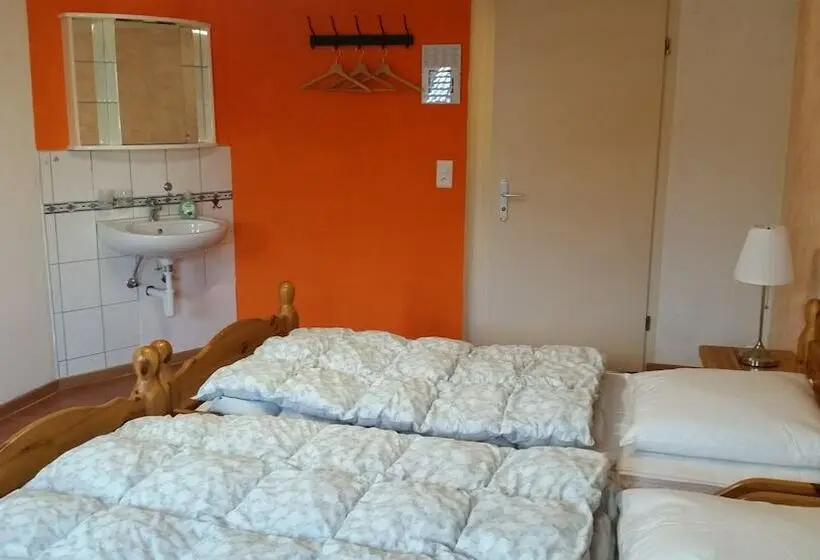 اتاق اکونومی با حمام مشترک, Bellpark Hostel