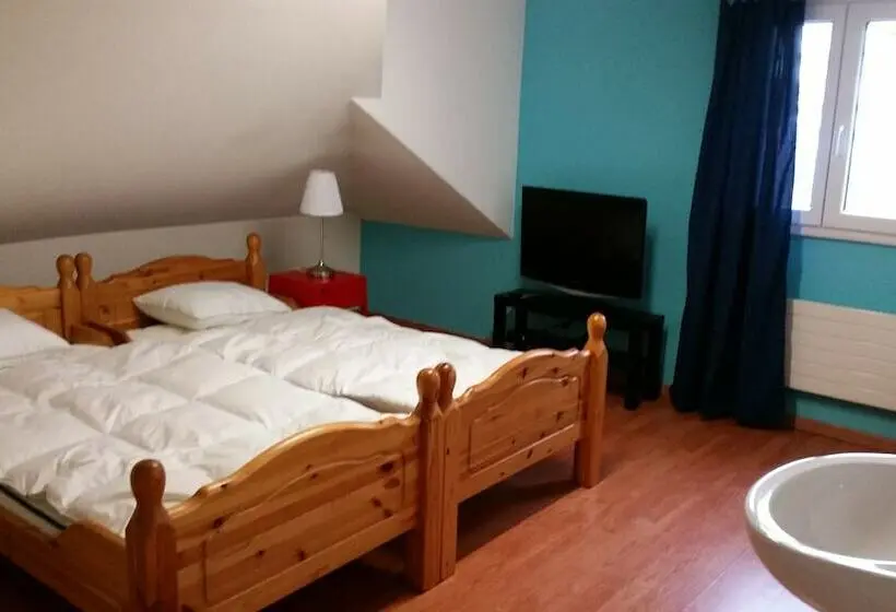 اتاق اکونومی با حمام مشترک, Bellpark Hostel