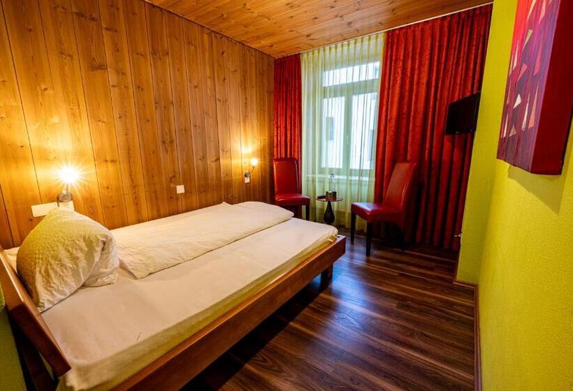 标准单人间, Curuna Hotel Garni B&b