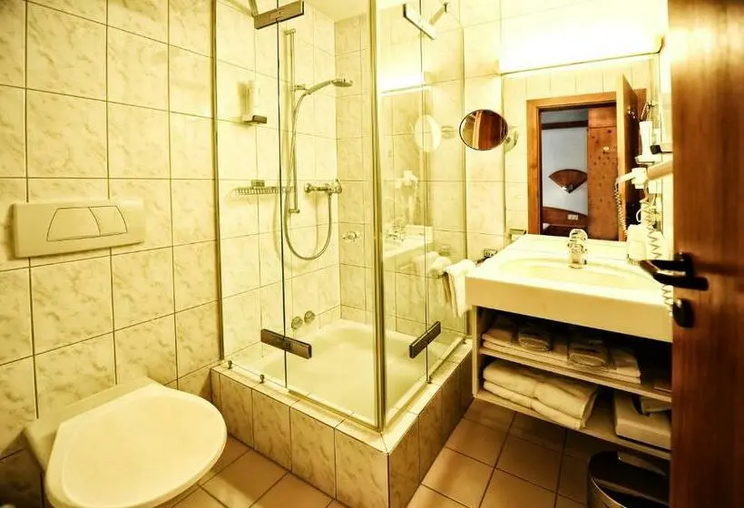 バルコニー付きスタンダードルーム, Country Wellnesshotel Bündnerhof
