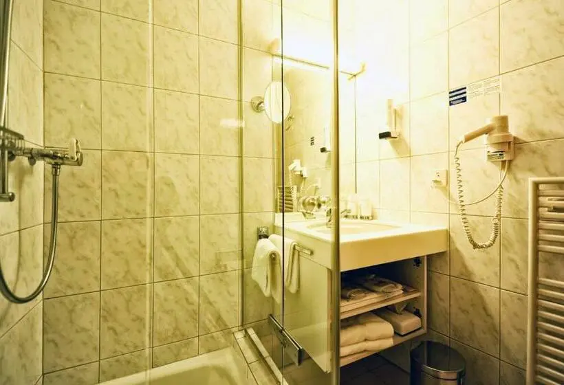 バルコニー付きスタンダードルーム, Country Wellnesshotel Bündnerhof