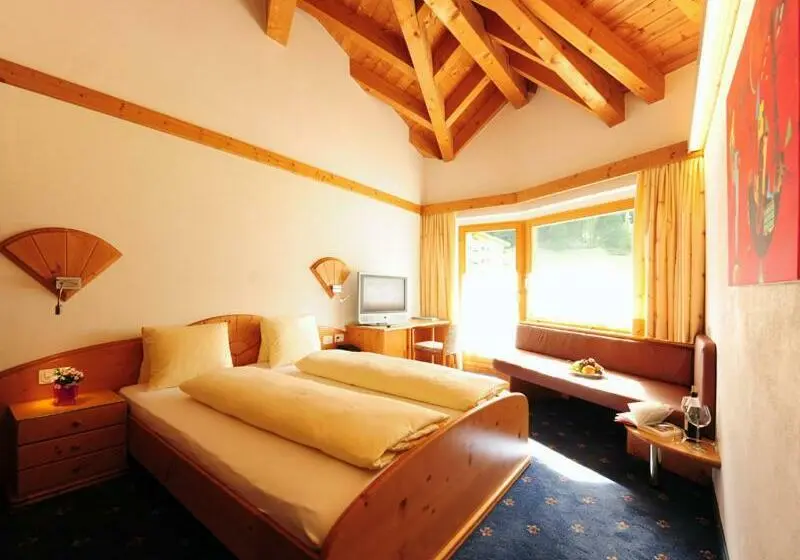 バルコニー付きスーペリアルーム, Country Wellnesshotel Bündnerhof