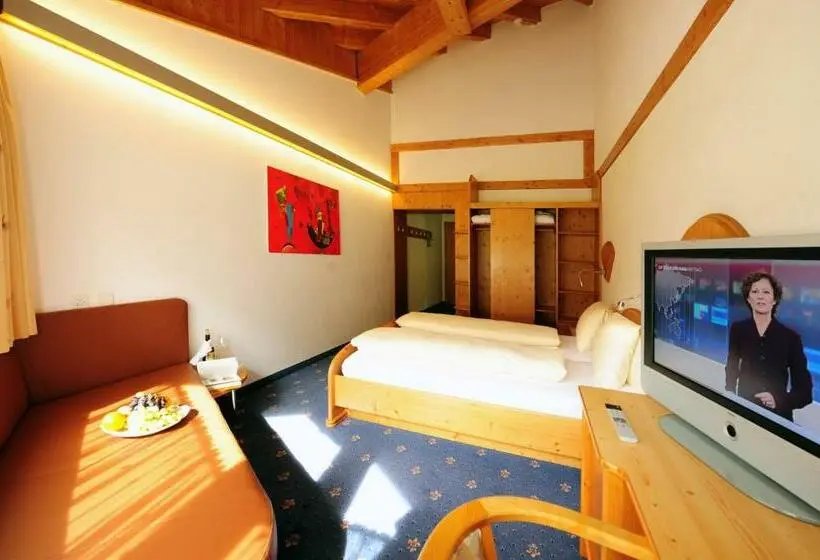 バルコニー付きスーペリアルーム, Country Wellnesshotel Bündnerhof