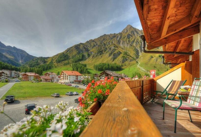 اتاق سوپریور با بالکن, Country Wellnesshotel Bündnerhof