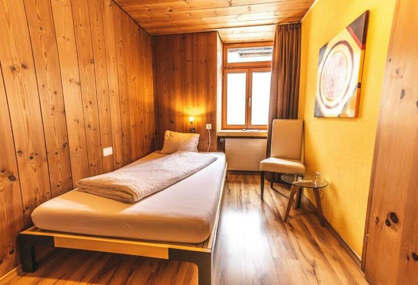 标准单人间, Curuna Hotel Garni B&b