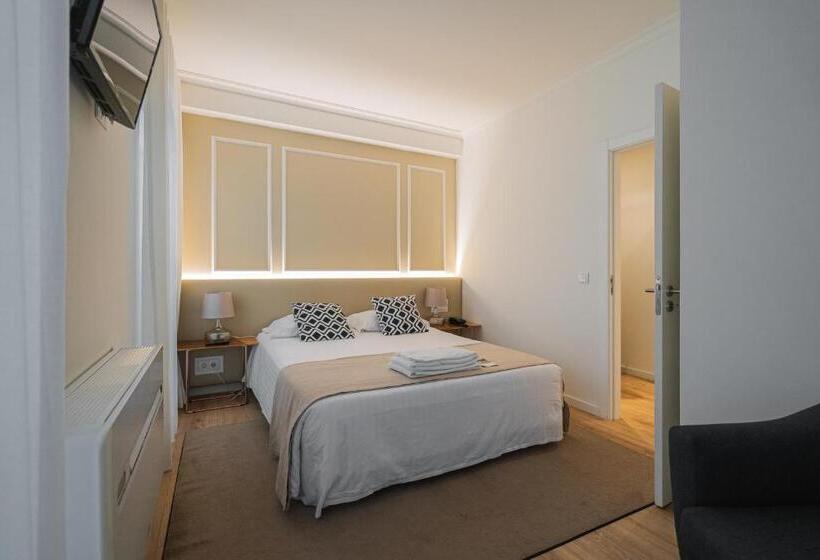 جناح سوبيريور, Farol