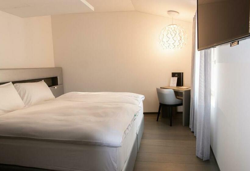 جناح جونيور, Gabbani