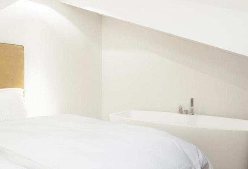 جناح جونيور ديلوكس, Gabbani