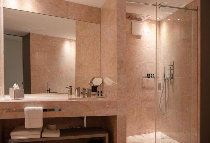 جناح جونيور ديلوكس, Gabbani