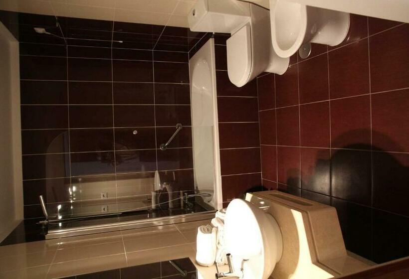 스탠다드 룸, Katia