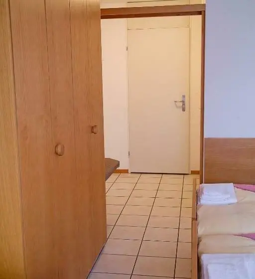 Standard-huone, Lötschberg