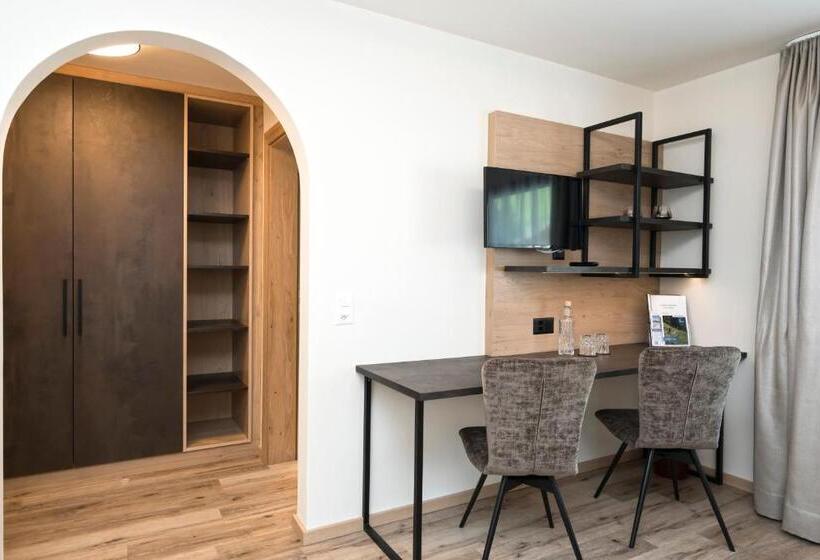 اتاق استاندارد با بالکن, Romantica