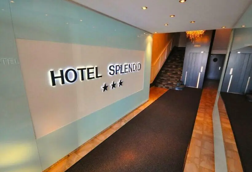 Yhden Hengen Huone Sisäpuolella, Splendid