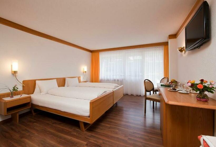 غرفة قياسية, Stump's Alpenrose