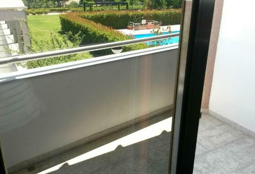 غرفة قياسية مزوَّدة بشُرفة, Verdeal