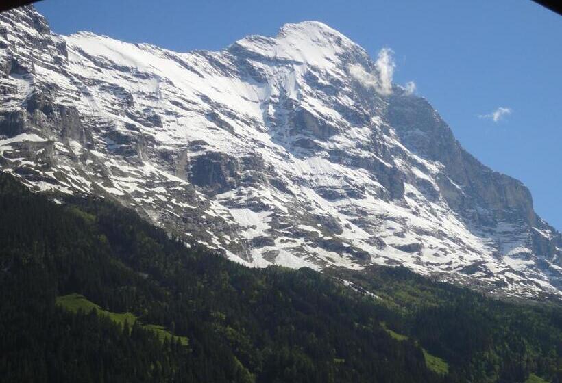 غرفة دور أخير, Lehmann's Herberge Hostel