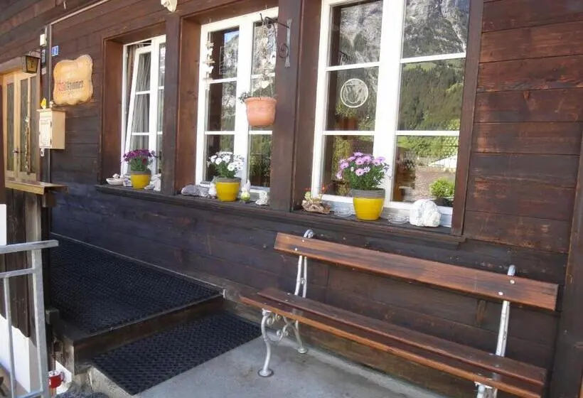 Ullakkohuone, Lehmann's Herberge Hostel