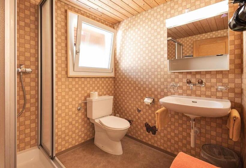 غرفة قياسية, Lehmann's Herberge Hostel