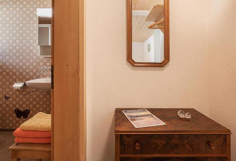 غرفة قياسية, Lehmann's Herberge Hostel