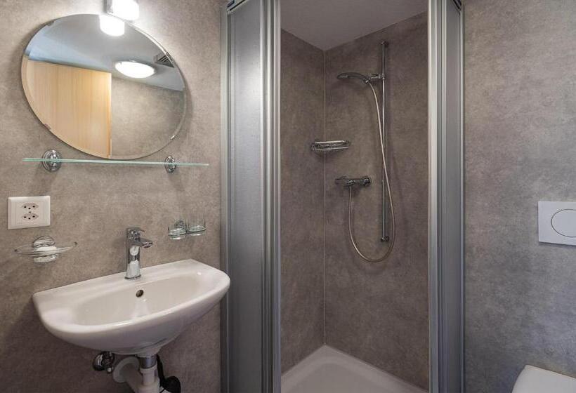 غرفة قياسية مزوَّدة بشُرفة, Lehmann's Herberge Hostel