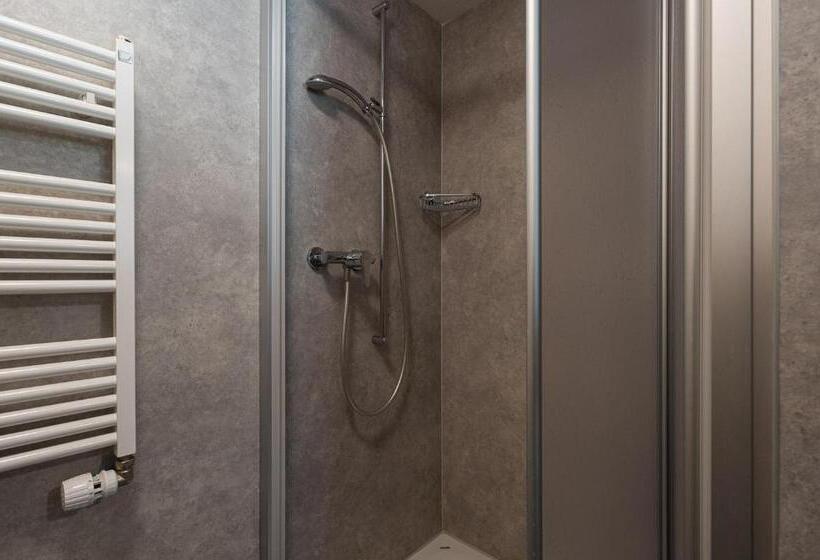 غرفة قياسية ثلاثية مزودة بشرفة, Lehmann's Herberge Hostel