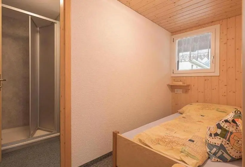 Standard Kolmen Hengen Huone Parveke, Lehmann's Herberge Hostel