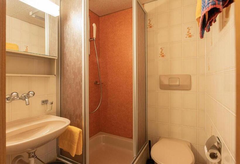 Номер Стандарт Трехместный, Lehmann's Herberge Hostel