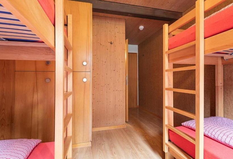 غرفة قياسية رباعية, Lehmann's Herberge Hostel